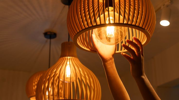 5 Lighting Mistakes That Make Your Room Feel Boring (And How to Fix Them)
